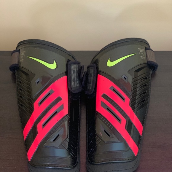 Adidas FIFA WORLD CUP 2014 cleats w/ shin guards - Picture 2 of 6